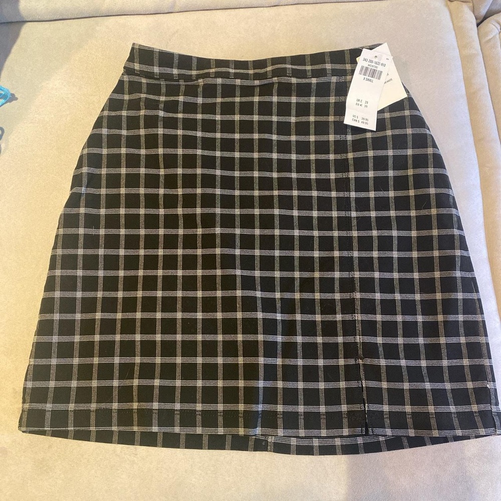 Black Plaid Hollister skirt in size XS🖤